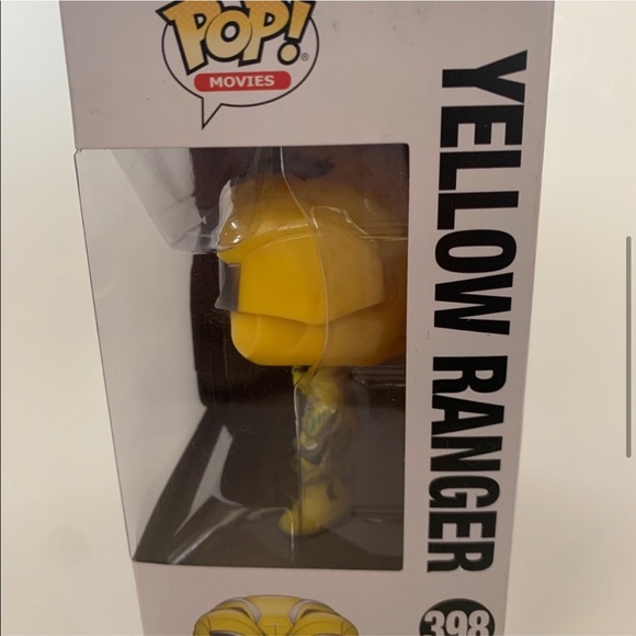 Power Rangers Yellow Ranger Funko #398 with Yellow Ranger Stuffed Toy NIB - Picture 2 of 8